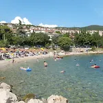 Fuer 3 Personen In Der Naehe Des Stadtzentrums By Interhome Appartement *