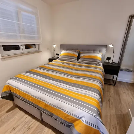 Fuer 3 Personen In Der Naehe Des Stadtzentrums By Interhome Apartman *