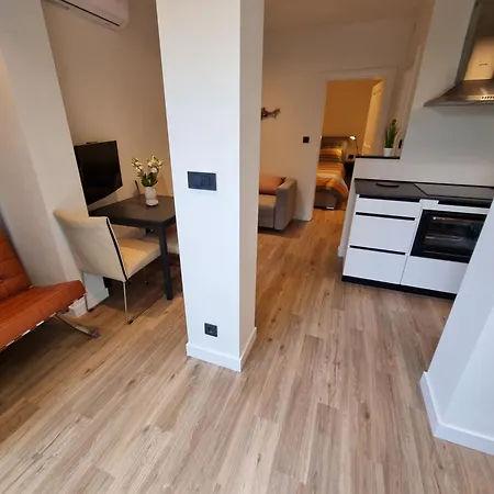 Fuer 3 Personen In Der Naehe Des Stadtzentrums By Interhome *