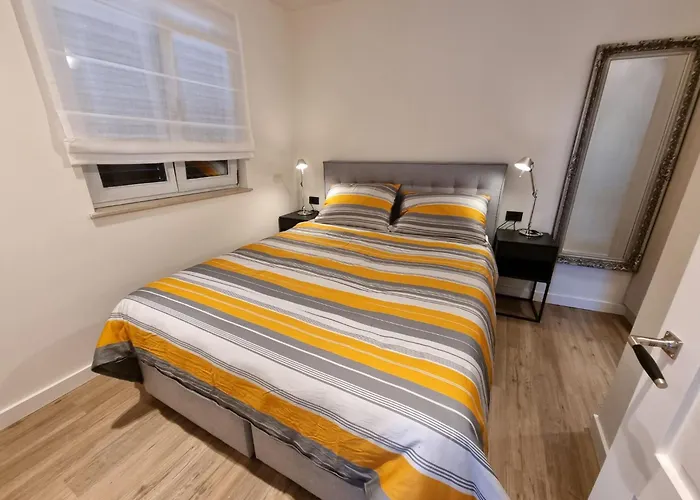 Fuer 3 Personen In Der Naehe Des Stadtzentrums By Interhome Apartment *