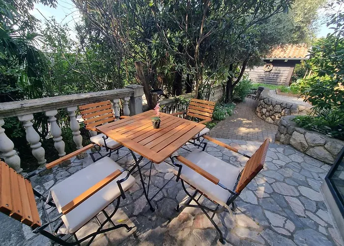 Appartement Fuer 3 Personen In Der Naehe Des Stadtzentrums By Interhome