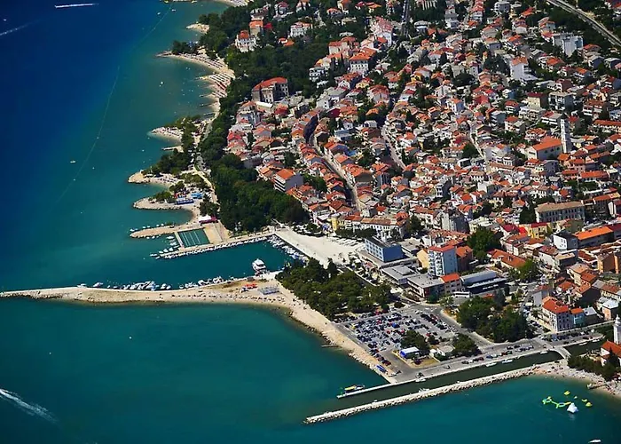 Fuer 3 Personen In Der Naehe Des Stadtzentrums By Interhome