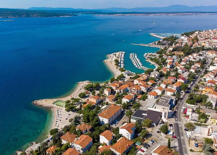 Fuer 3 Personen In Der Naehe Des Stadtzentrums By Interhome Appartement Crikvenica